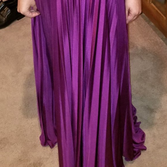 Escape by Joanna Cher Eggplant One Shoulder Empire dress - Picture 3 of 10